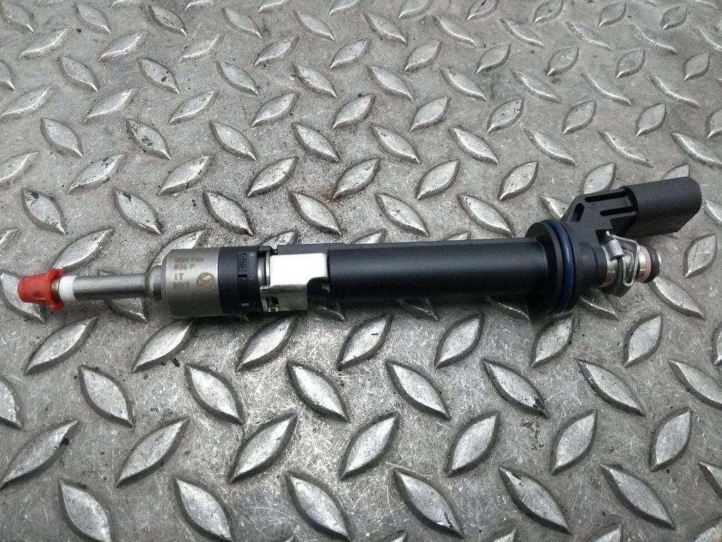 VOLKSWAGEN TOUAREG BRANDSTOF INJECTOR / VERSTUIVER 2018, Ophalen of Verzenden, Gebruikt, Stiba lid