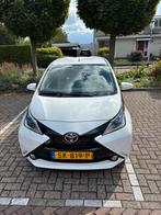 Toyota Aygo 1.0 Vvt-i 69pk 5D 2018 Wit, Auto's, Toyota, Voorwielaandrijving, 4 stoelen, Wit, Origineel Nederlands