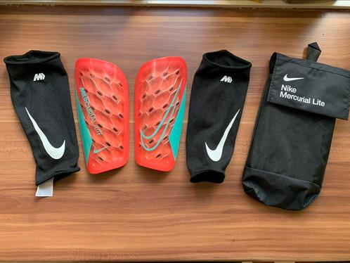 Nike Mercurial Lite scheenbeschermers maat S - Nieuw, Sport en Fitness, Voetbal, Nieuw, Overige typen, Maat S, Ophalen of Verzenden