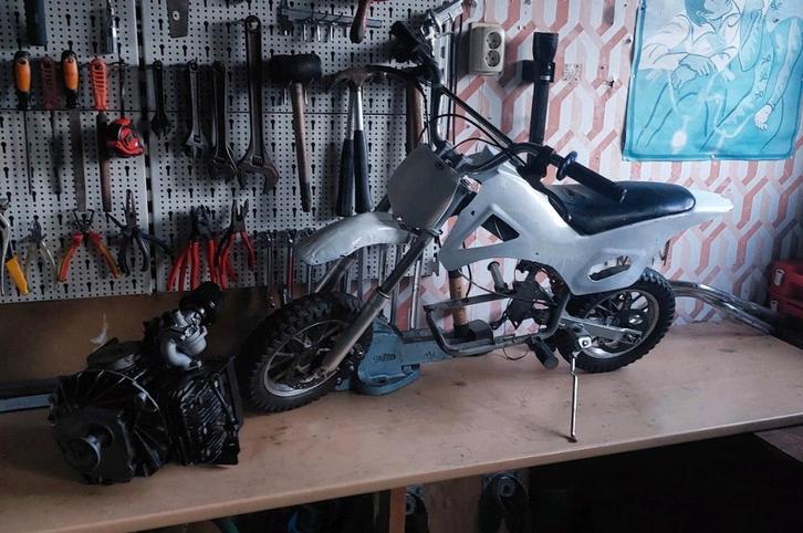 Minibike ( in onderdelen ) met 250cc 2t blok., Doe-het-zelf en Verbouw, Gereedschap | Slijpmachines, Zo goed als nieuw, Overige typen