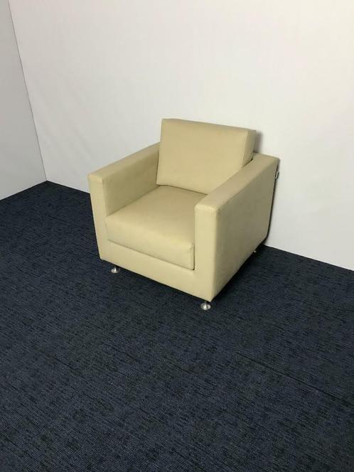 Fauteuil Domingo Italy, crème/wit leder, Huis en Inrichting, Fauteuils, Gebruikt, Leer, 50 tot 75 cm, Minder dan 75 cm, Ophalen