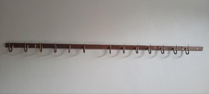 Oude Kapstok met Slagershaken - 150cm, Huis en Inrichting, Woonaccessoires | Kapstokken, Gebruikt, Wandkapstok, Metaal, Ophalen