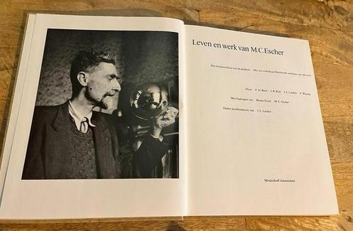 Boek: Leven en werk van M.C. Escher, Boeken, Kunst en Cultuur | Beeldend, Gelezen, Schilder- en Tekenkunst, Ophalen of Verzenden