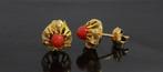 Bloedkoraal fraai set 14k gouden oorbellen dames stekers, Sieraden, Tassen en Uiterlijk, Antieke sieraden, Ophalen of Verzenden