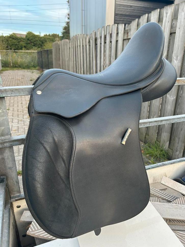 Wintec veelzijdigheidszadel 16,5 inch 500 cair, Dieren en Toebehoren, Paarden en Pony's | Zadels, Zo goed als nieuw, Overige soorten