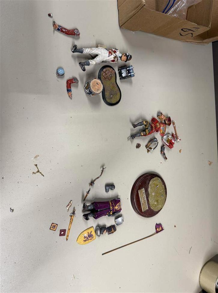 metalen figuren ter reparatie of voor onderdelen - Andrea Kn, Verzamelen, Poppetjes en Figuurtjes, Gebruikt, Ophalen of Verzenden