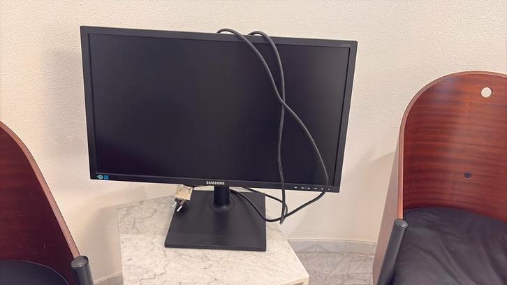 Partij 24 inch Monitoren VGA/DVI - ca. 15 stuks, Computers en Software, Monitoren, Gebruikt, 60 Hz of minder, VGA, LED, Full HD