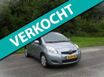 Toyota Yaris 1.3 VVTi Aspiration . 5 Drs AUTOMAAT . Airco .  beschikbaar voor biedingen