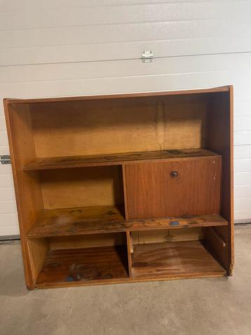 Vintage teak wandkast opknapper fineer deens design beschikbaar voor biedingen