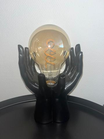 Staand lampje beschikbaar voor biedingen