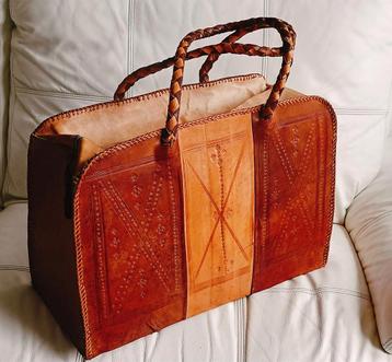 Exclusieve grote leren tas beschikbaar voor biedingen