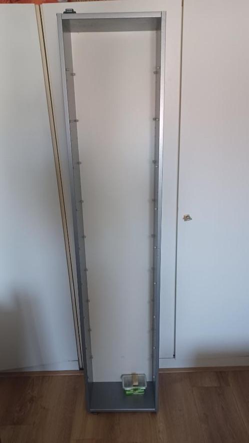 Vitrine kast (164 cm x 34 cm x 17 cm), ikea, grijs, glas, Huis en Inrichting, Kasten | Vitrinekasten, Gebruikt, 150 tot 200 cm
