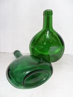 2 groene flessen / Ronde flesjes / deco / vaas / kandelaar, Overige materialen, Ophalen of Verzenden, Zo goed als nieuw, Groen