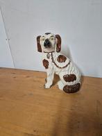 antieke keramische Engelse  Stafford hondje, Ophalen, Zo goed als nieuw, Dier