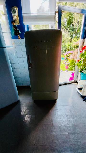 Werkende Amerikaanse Philco Koel/Ijskast 1952 beschikbaar voor biedingen