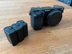 Sony A6300 body incl. 3 batterijen en smallrig cage, Gebruikt, Compact, Ophalen of Verzenden, Sony