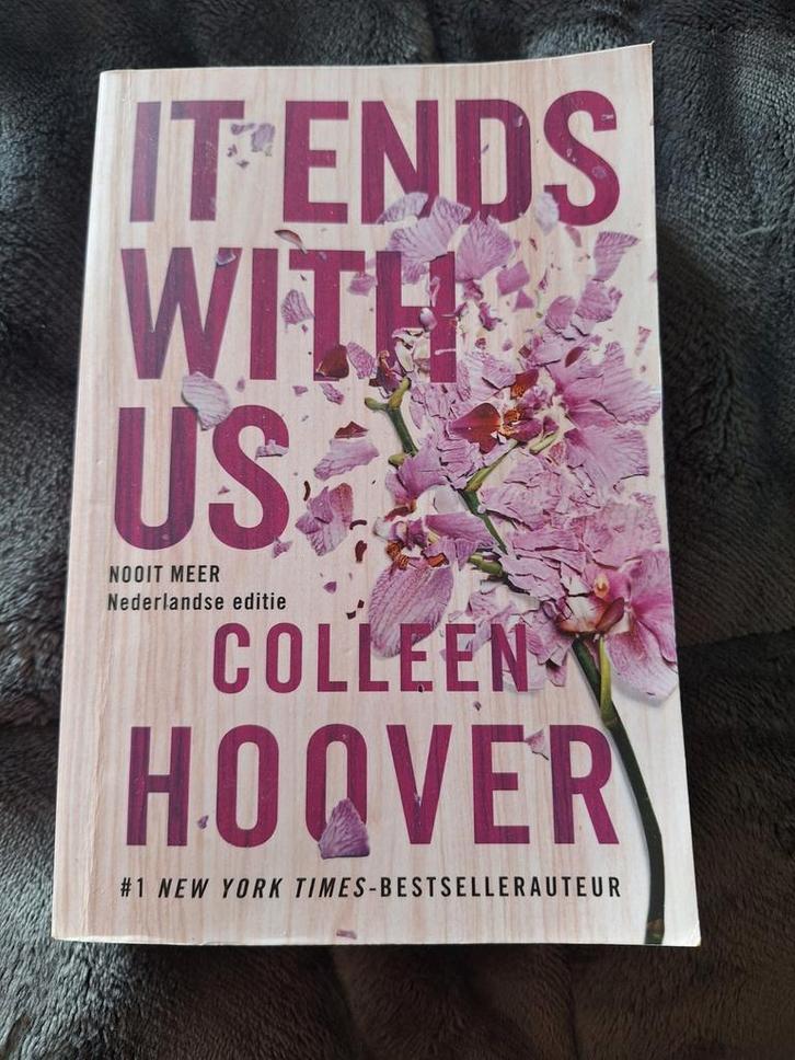Colleen Hoover - It ends with us, Boeken, Literatuur, Zo goed als nieuw, Ophalen of Verzenden