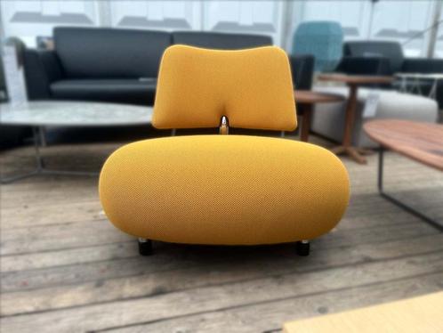 Leolux Pallone fauteuil geel – showroommodel, Huis en Inrichting, Fauteuils, Zo goed als nieuw, Stof, 75 tot 100 cm, 75 tot 100 cm