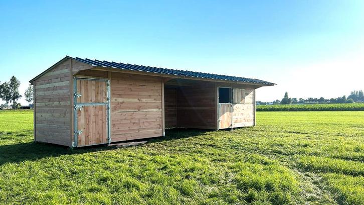 Paardenstal / Schuilstal / Paardenstal(3x4)3 in Douglashout, Dieren en Toebehoren, Stalling en Weidegang, Stalling, 2 of 3 paarden of pony's