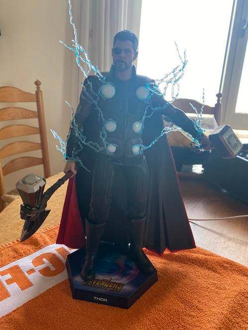 Hot Toys Thor infinity war, Verzamelen, Poppetjes en Figuurtjes, Gebruikt, Ophalen of Verzenden