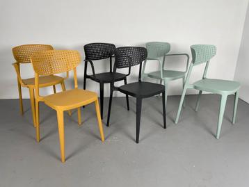 90x Nieuwe Kantinestoelen Stapelstoelen beschikbaar voor biedingen