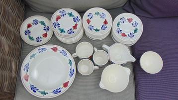 Boerenbont div servies 41 stuks  beschikbaar voor biedingen