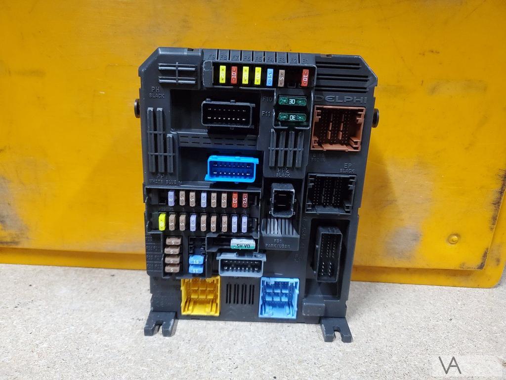 Citroen C3 2017 - 2023 zekeringkast bij stuur BSI 9820977180, Ophalen of Verzenden, Gebruikt, Citroën