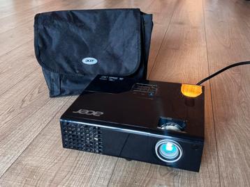 FullHD Beamer /Acer P1500 /3000 lumen /Helder & scherp beeld beschikbaar voor biedingen