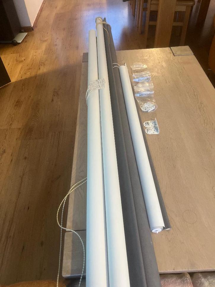 Rolgordijnen kleur grijs/antracit, Huis en Inrichting, Stoffering | Gordijnen en Lamellen, Zo goed als nieuw, 150 tot 200 cm, 200 cm of meer