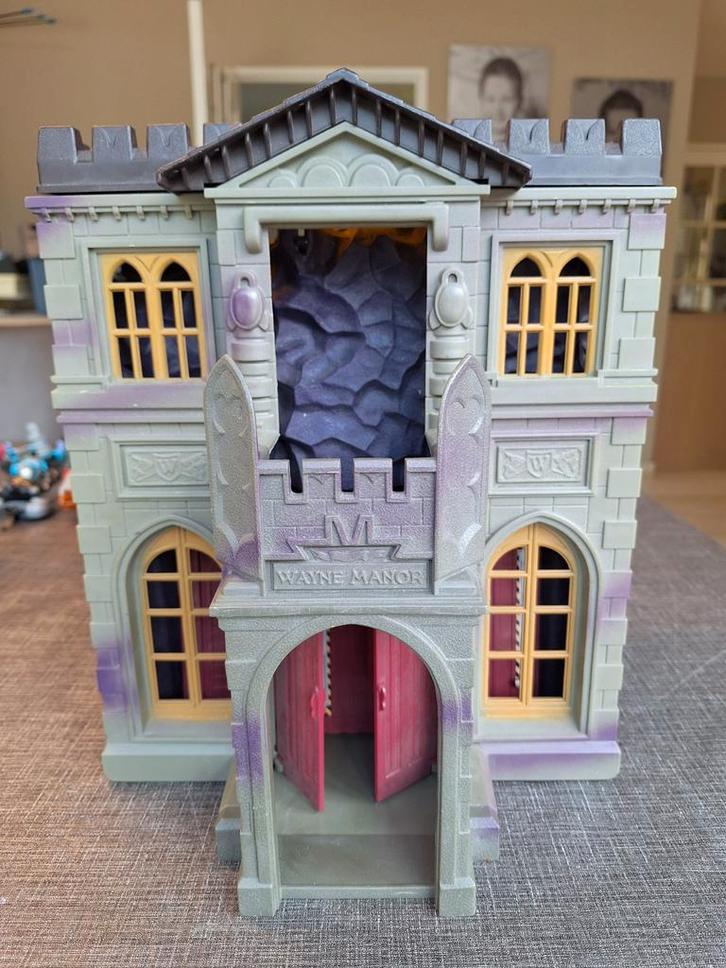 Batman Wayne Manor Speelset Compleet en batman voertuigen, Kinderen en Baby's, Speelgoed | Actiefiguren, Gebruikt, Ophalen of Verzenden