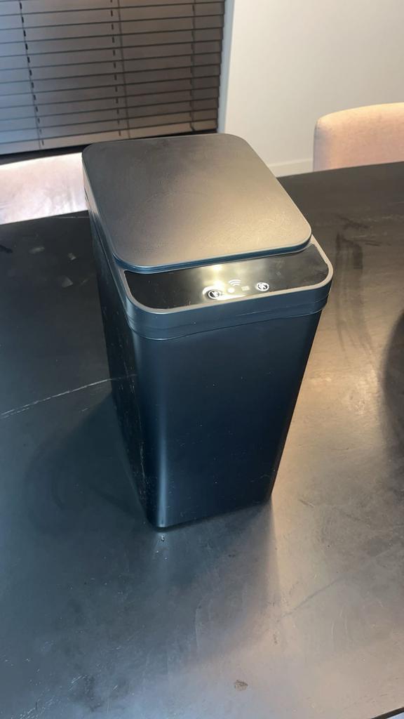 Elektrische Prullenbak - 17 Liter, Kunststof, Ophalen of Verzenden, Zo goed als nieuw, Minder dan 50 cm