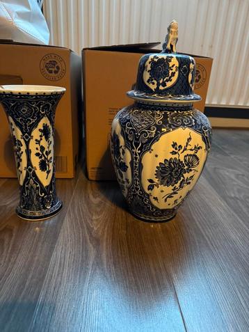 2 vazen delfts blauw Boch  beschikbaar voor biedingen