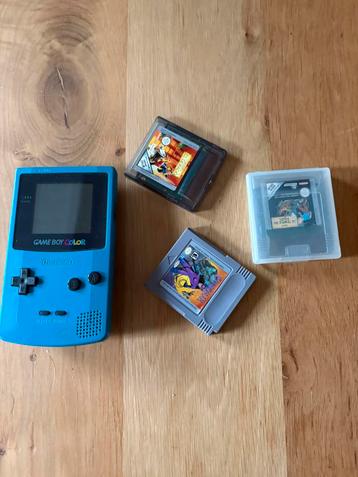 Gameboy met 3 spelletjes beschikbaar voor biedingen