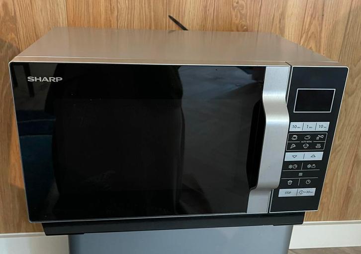 Magnetron sharp, Witgoed en Apparatuur, Magnetrons, Zo goed als nieuw, Vrijstaand, Magnetron, 45 tot 60 cm, Hete lucht, Ophalen of Verzenden