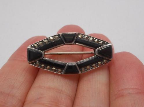 Zilveren broche met markasiet en onyx nr.1948, Sieraden, Tassen en Uiterlijk, Broches, Zo goed als nieuw, Zilver, Zilver, Minder dan 4 cm