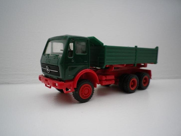 Herpa Mercedes NG 6x6 kipper groen / rood, Hobby en Vrije tijd, Modelauto's | 1:87, Zo goed als nieuw, Bus of Vrachtwagen, Herpa