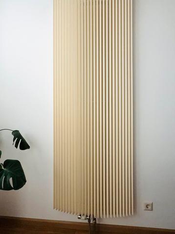 Designradiator beige 3 stuks beschikbaar voor biedingen