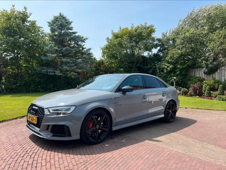 Geweldige Audi RS3 2.5 Tfsi 470pk 2018 Nardo Grey, Auto's, Audi, Particulier, A3, Benzine, G, Sedan, Automaat, Geïmporteerd, Zilver of Grijs