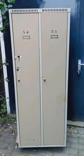Vintage Dubbele Locker Kast - Staal, met Sleutel beschikbaar voor biedingen