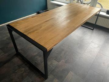 Eettafel - hardhout - mangohout- stoer - 240x100x73 beschikbaar voor biedingen