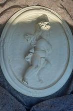 Groot ovaal gips ornament met engel/ putto, Antiek en Kunst, Ophalen of Verzenden
