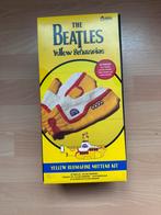 The beatles yellow submarine breiset wanten, Hobby en Vrije tijd, Ophalen of Verzenden, Nieuw, Breien, Wol of Garen