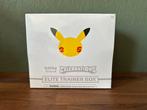 Nieuw: Pokemon 25th Celebration Elite trainer box, Hobby en Vrije tijd, Ophalen of Verzenden, Nieuw