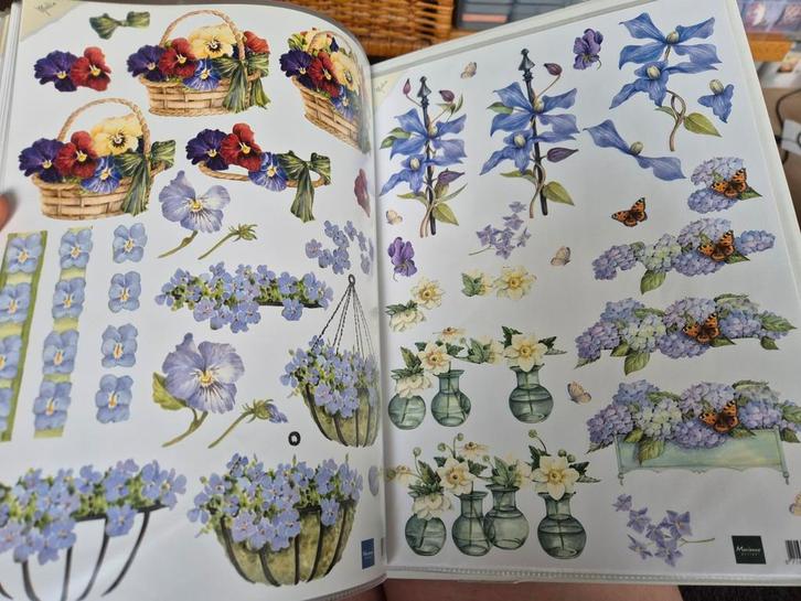 Knipvel Bloemen Marianne Design, Hobby en Vrije tijd, Kaarten | Zelf maken, Zo goed als nieuw, Knipvel, Natuur, Ophalen of Verzenden