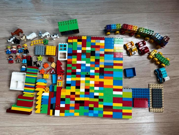 Grote partij LEGO DUPLO – Bouwplaten, voertuigen, poppetjes, Kinderen en Baby's, Speelgoed | Duplo en Lego, Zo goed als nieuw