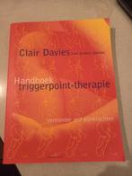 Handboek Triggerpoint-Therapie - Clair Davies, Ophalen of Verzenden, Zo goed als nieuw, Gezondheid en Conditie, Clair Davies
