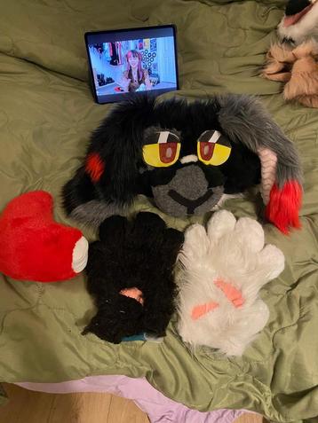 Fursuit partial furry bunny beschikbaar voor biedingen