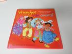Vivian den Hollander - Vriendjes van overal, Ophalen of Verzenden, Gelezen, Vivian den Hollander