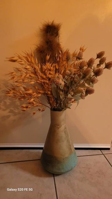 Vaas inclusief nepbloemen - Sfeervol Decoratie beschikbaar voor biedingen