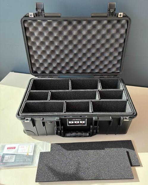 Showroom model Peli Air Case 1535 met Trolley € 350.- ex.btw, Audio, Tv en Foto, Fotografie | Fototassen, Nieuw, Overige typen